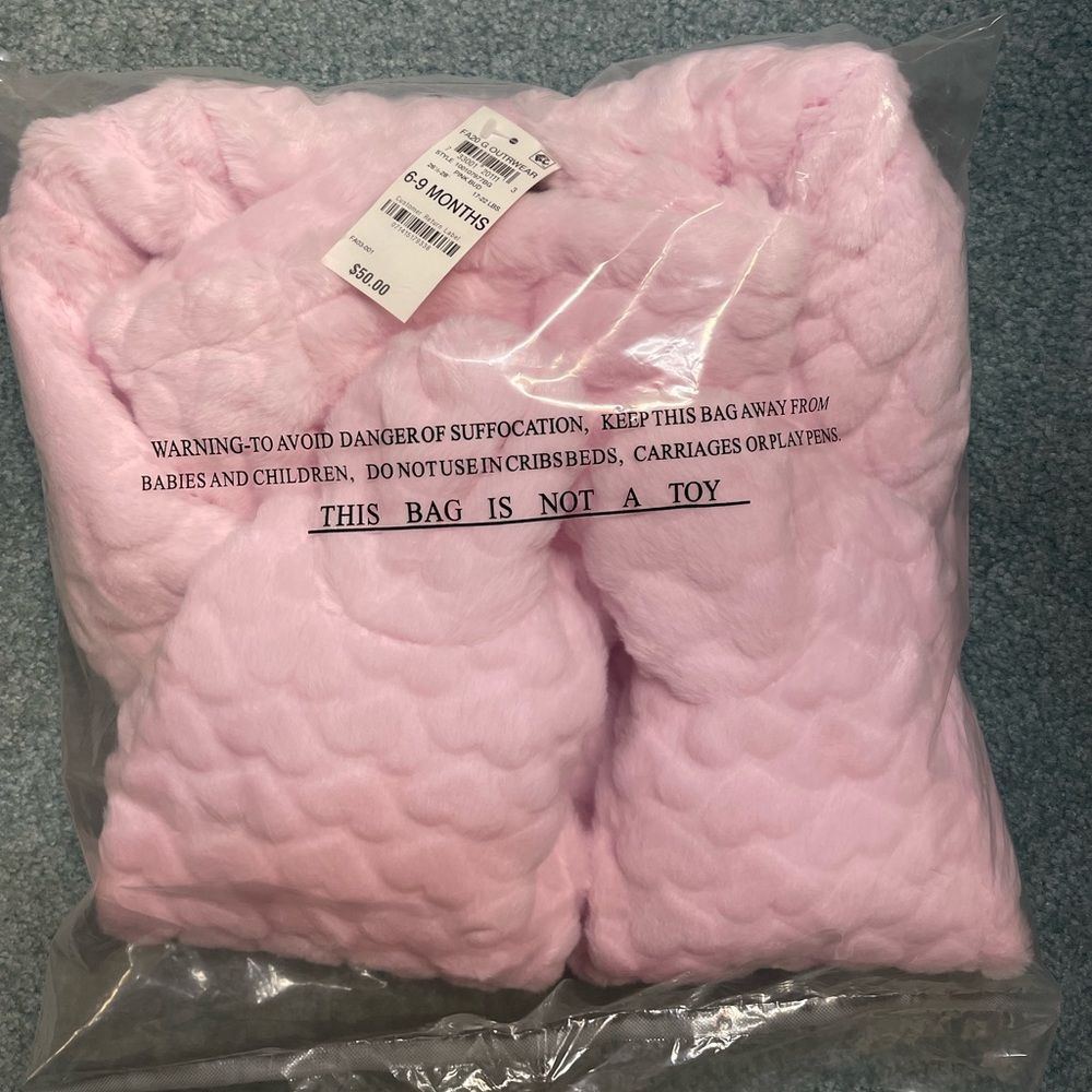Pink soft fluffy bunting zip up